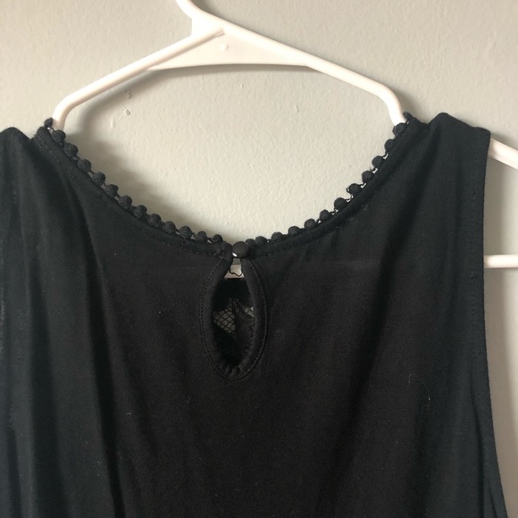 Black lace tank 🖤 3/$20 - Picture 4 of 4